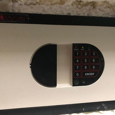Apartment On Mikhalcuk Лвив Екстериор снимка