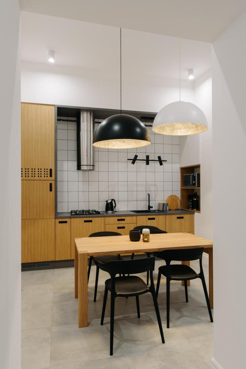 Apartment On Mikhalcuk Лвив Екстериор снимка