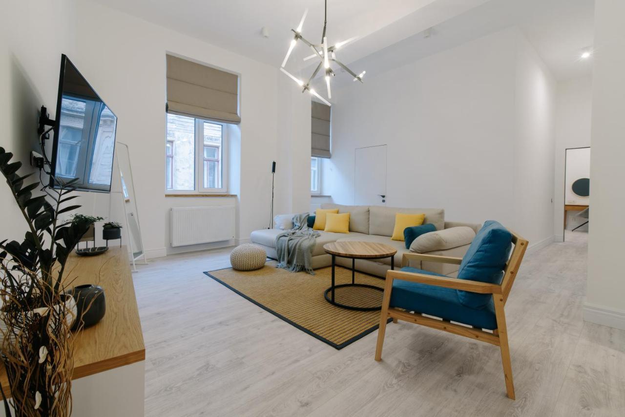Apartment On Mikhalcuk Лвив Екстериор снимка