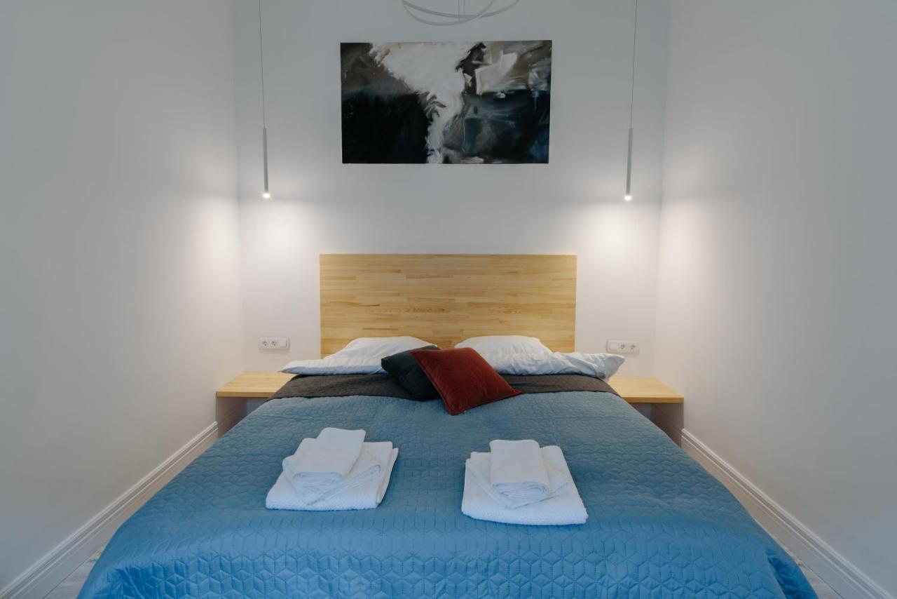 Apartment On Mikhalcuk Лвив Екстериор снимка